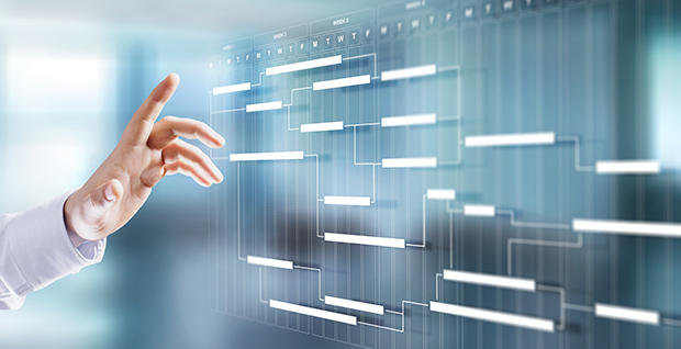 Mano apuntando a un mapa mental digital creado con software de mapas mentales.